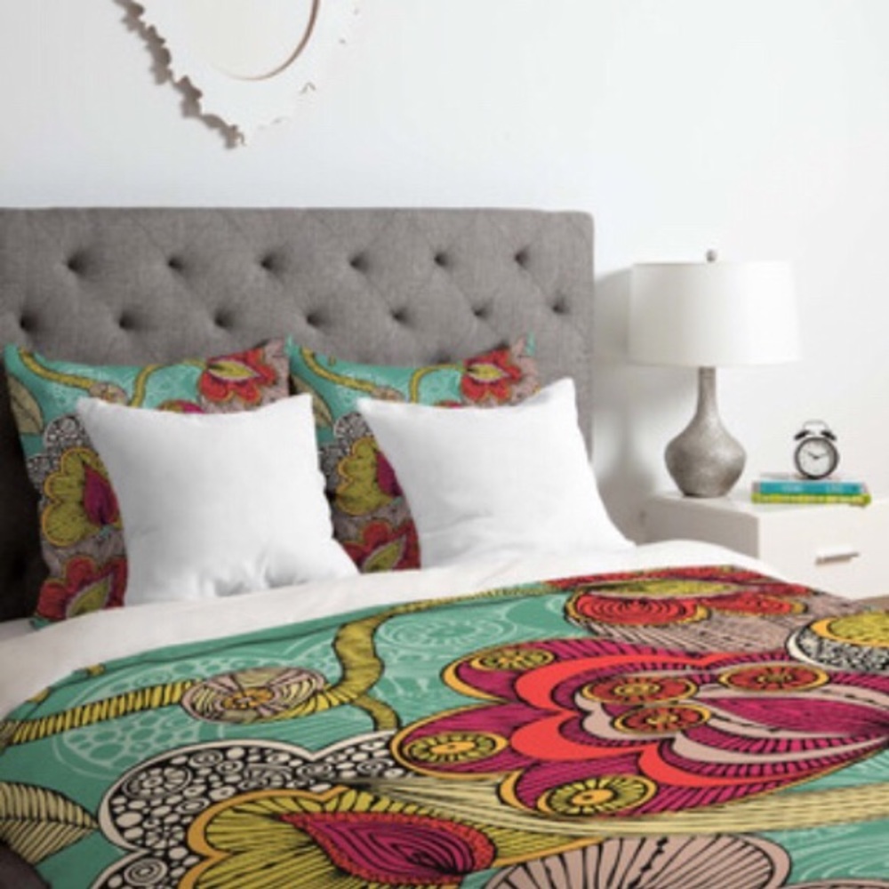 Valentina Ramos Queen Duvet/Shams, Rug, Clock